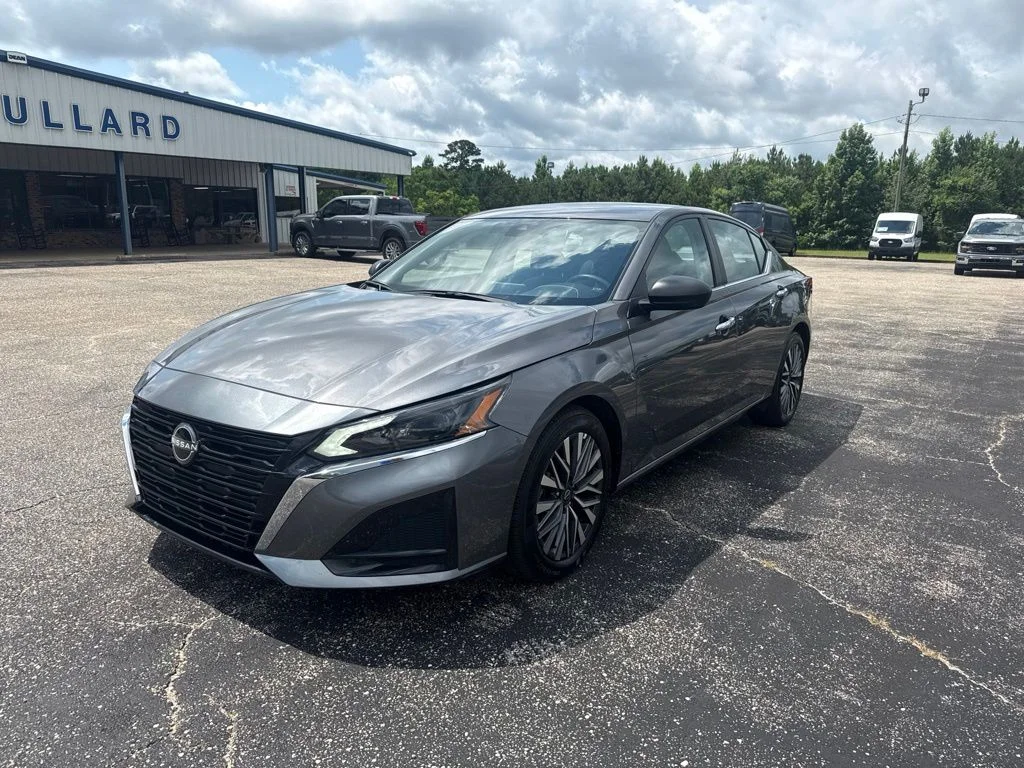 Used 2025 Gray Nissan 2.5 SV image 17