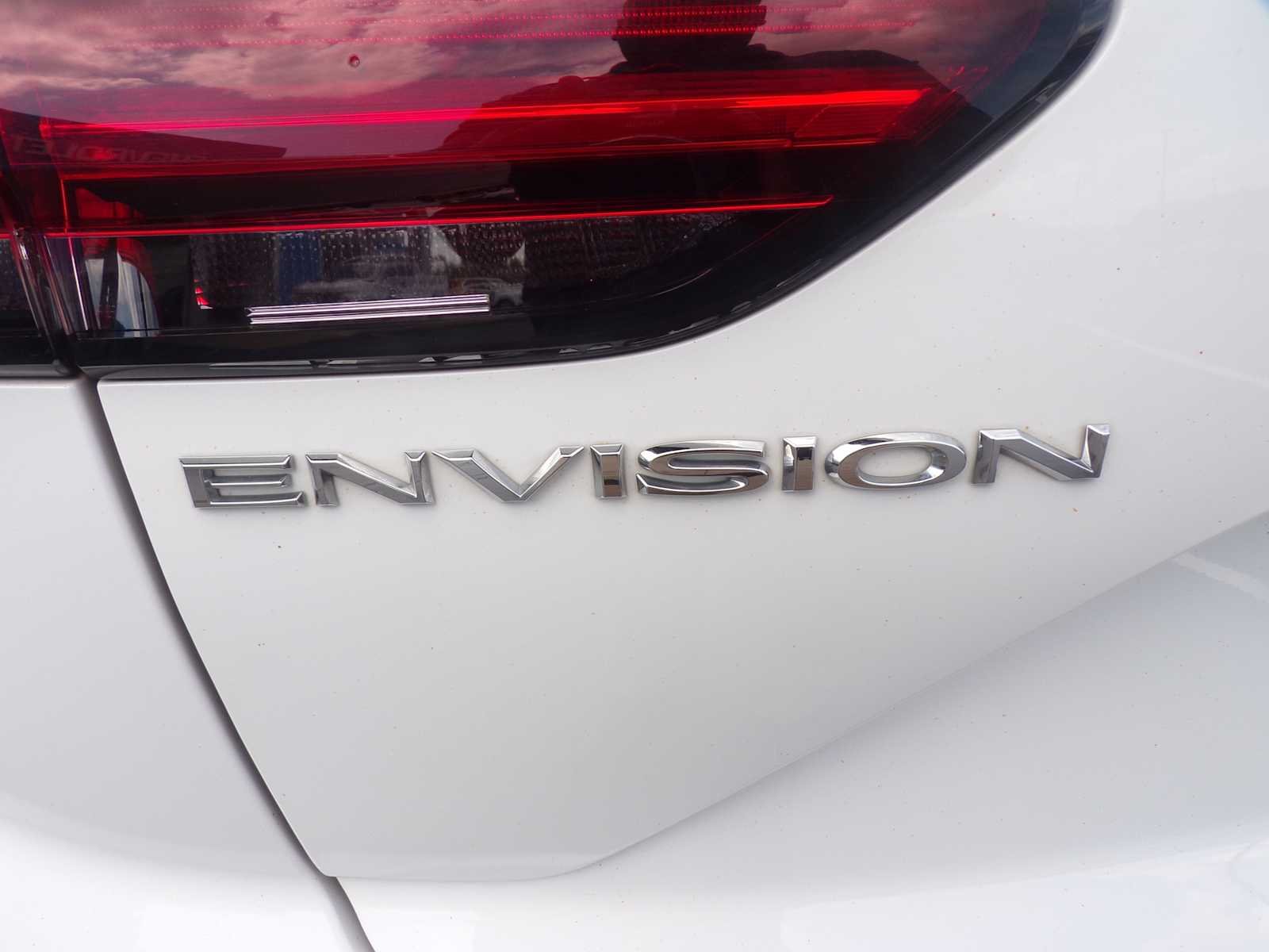 Used 2022 Summit White Buick Preferred image 22