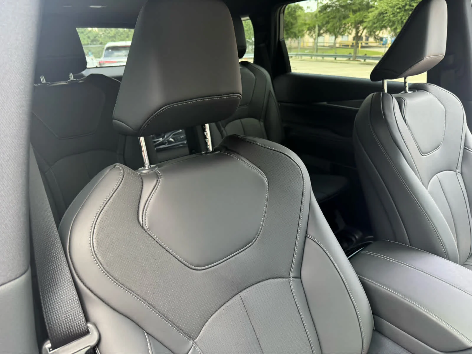 New 2027 2T GRPT SHDW INFINITI Sport AWD image 9