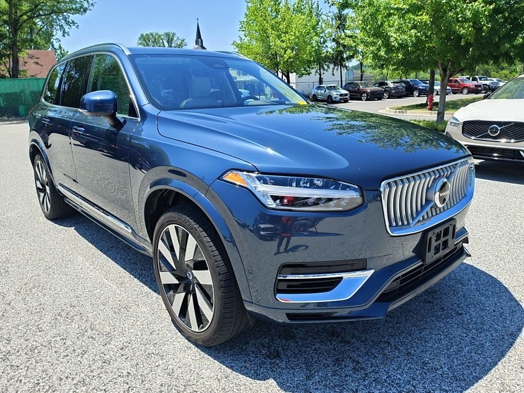 2023 Volvo XC90 T8 Recharge Ultimate Bright Theme 4WD's photo