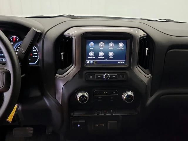 Used 2021 White GMC Base image 22