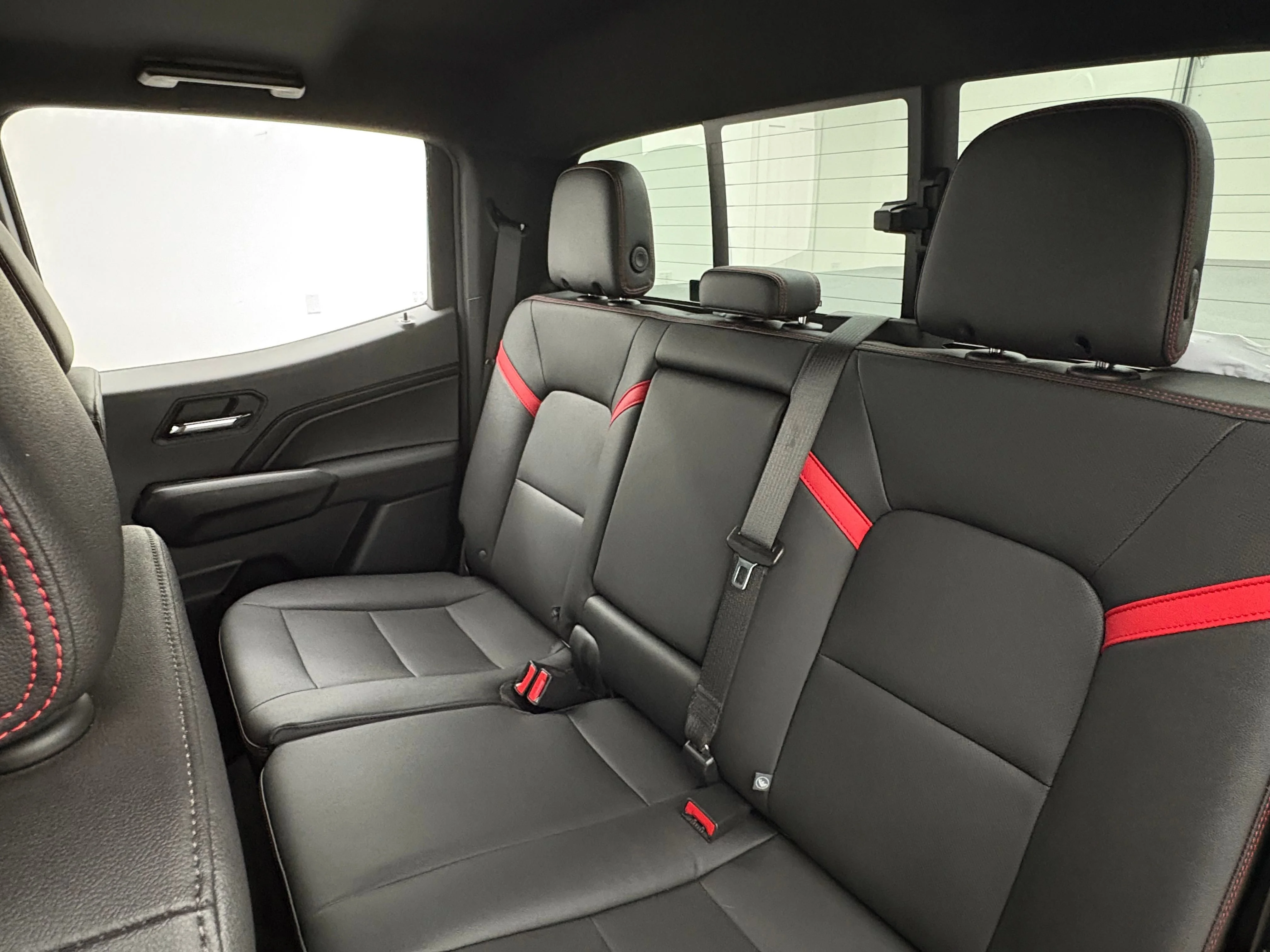 Used 2023 Sand Dune Metallic Chevrolet Z71 image 40
