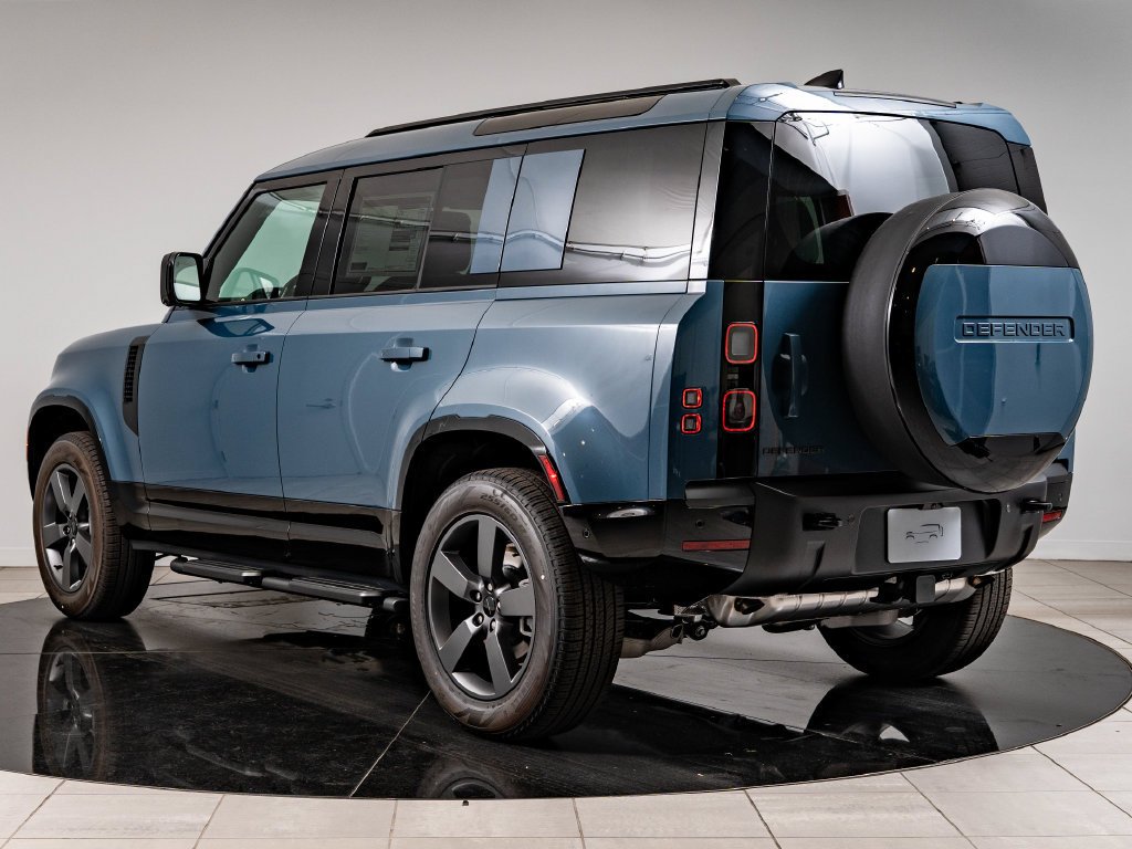 New 2026 Tasman Blue Land Rover X-Dynamic SE image 6