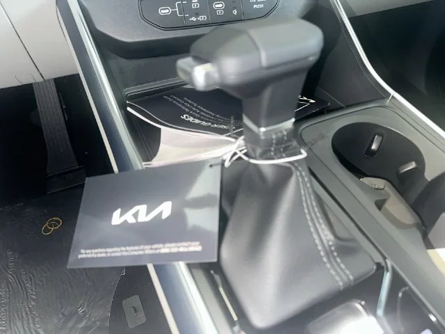 New 2027 Snow White Pearl Kia SX Prestige image 30