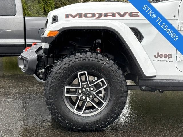 New 2026 Bright White Clear-Coat Exterior Paint Jeep Mojave image 4