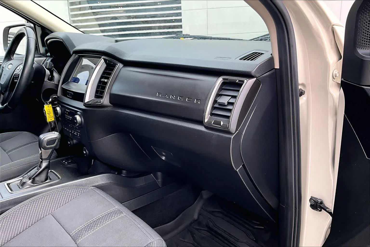 Used 2022 Desert Sand Ford XLT image 17