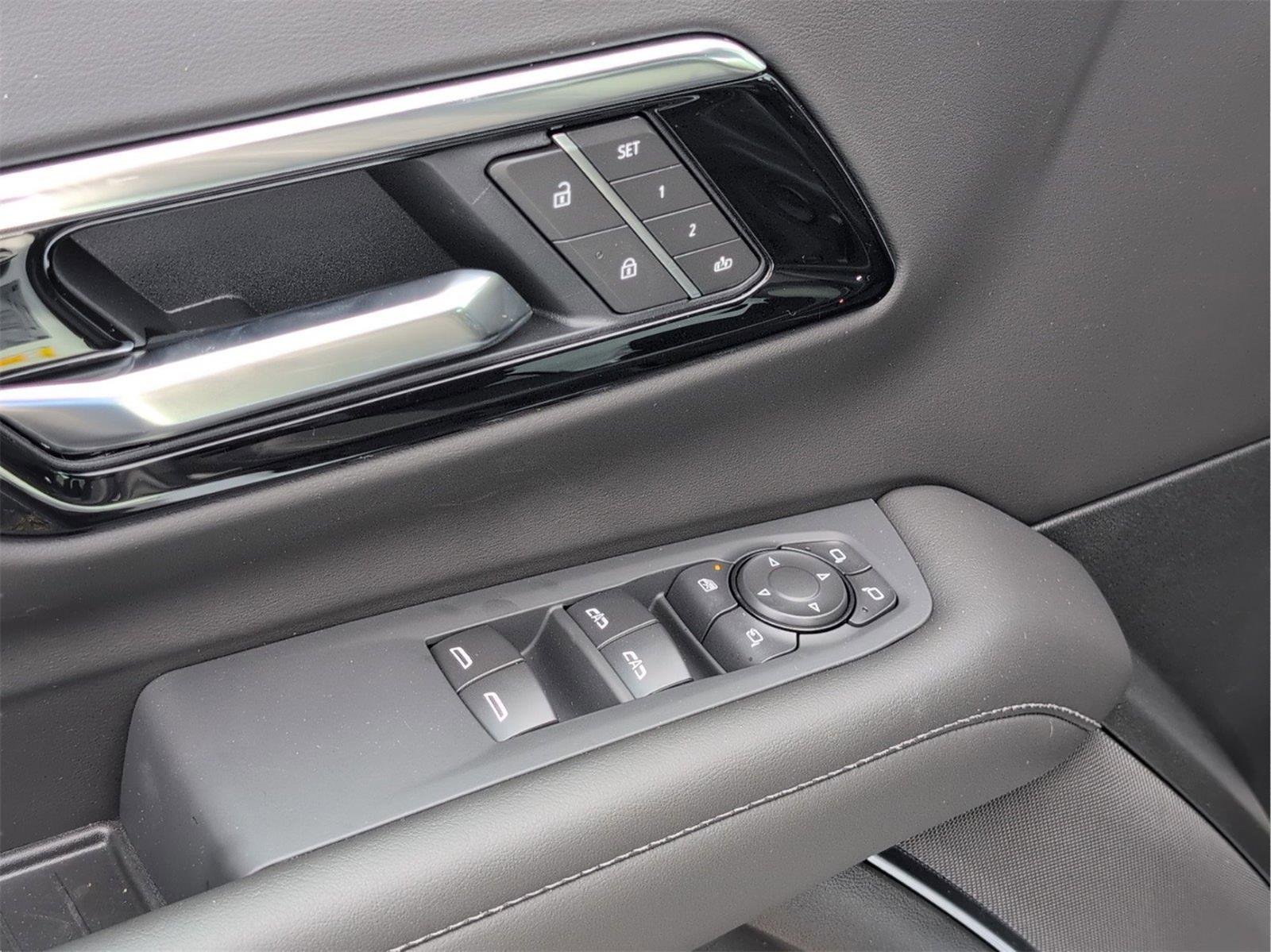 2026 Chevrolet Suburban LT - Photo 28