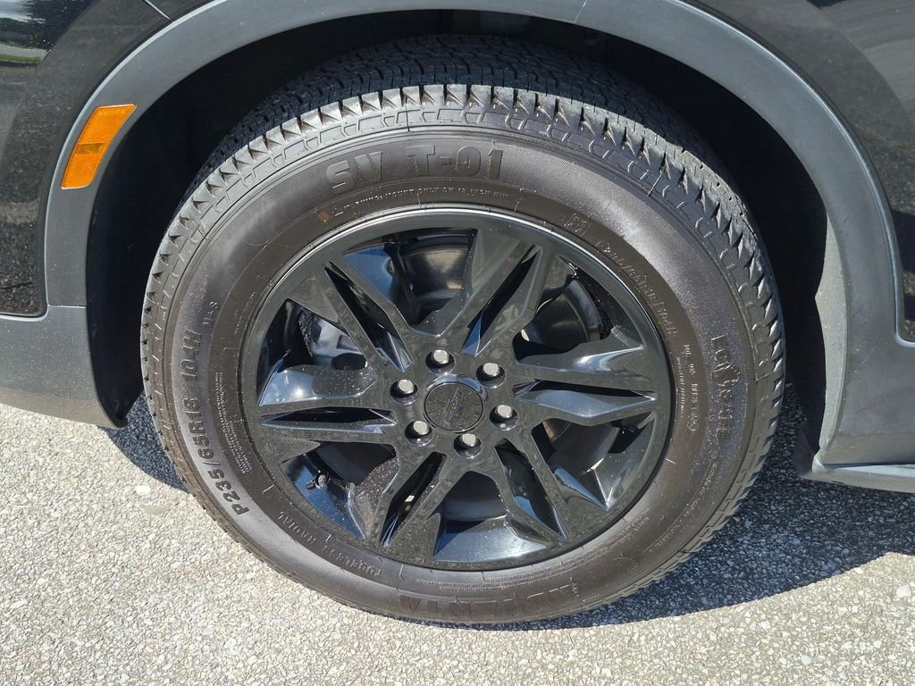 Used 2021 Black Chevrolet LT image 9