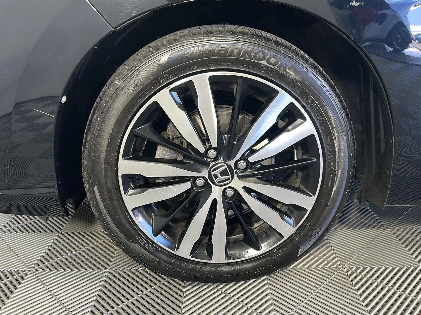 Used 2020 Crystal Black Pearl Honda EX image 6