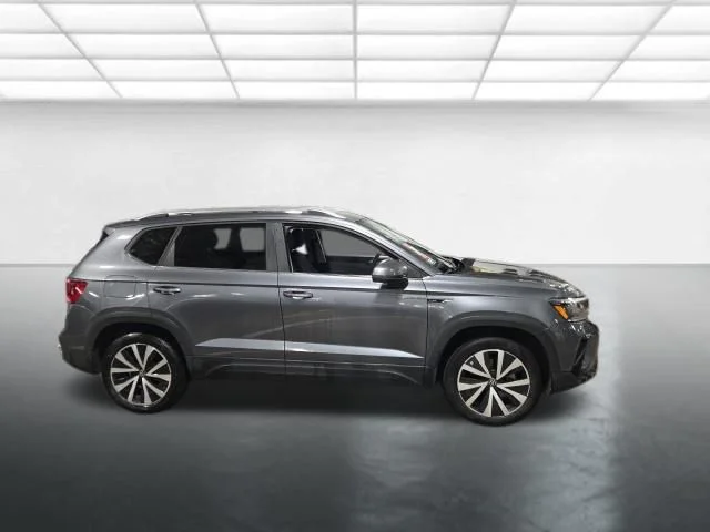 Used 2022  Volkswagen 1.5T SE image 3