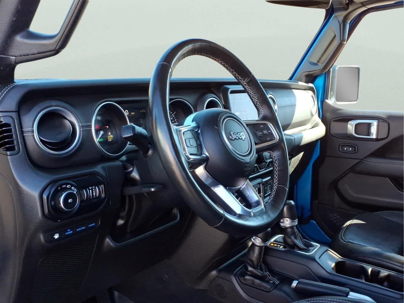 Used 2022 Hydro Blue Pearlcoat Jeep Unlimited Sahara image 14