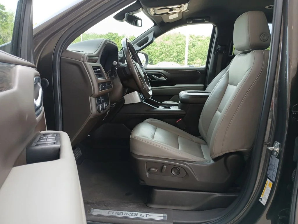 Used 2021 Gray Chevrolet Z71 image 20