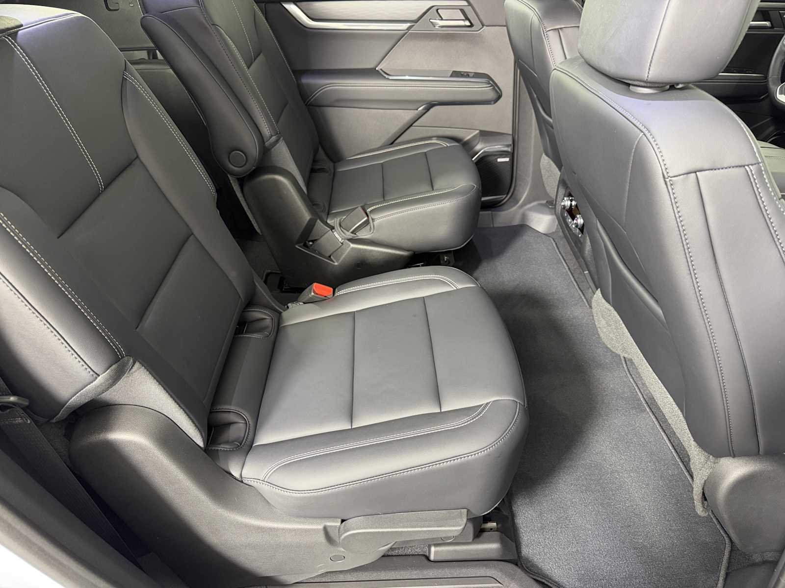 2026 GMC Acadia Elevation - Photo 14