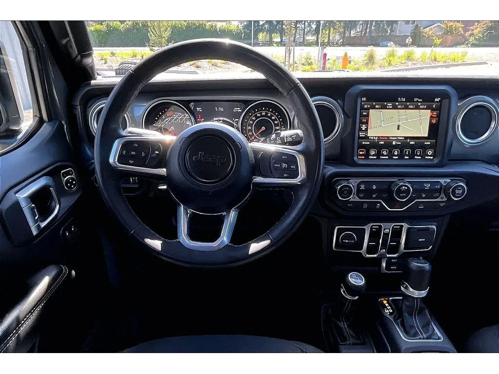Used 2023 Grey Jeep Sahara image 5