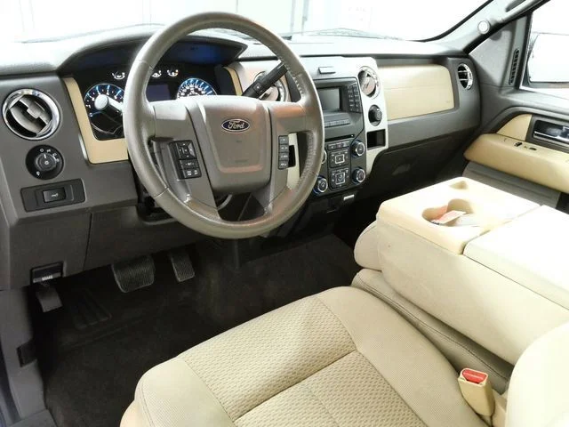 Used 2014 Blue Ford XLT image 4
