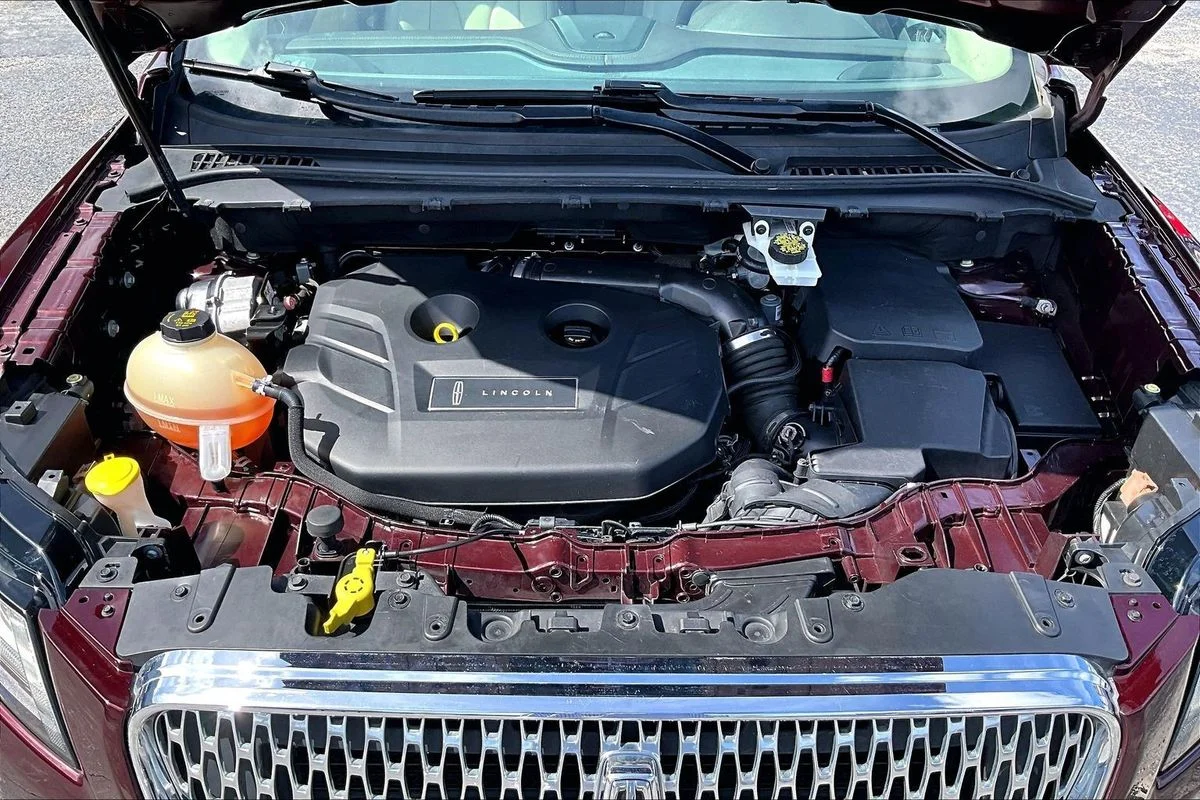 Used 2019 Red Lincoln Standard image 33
