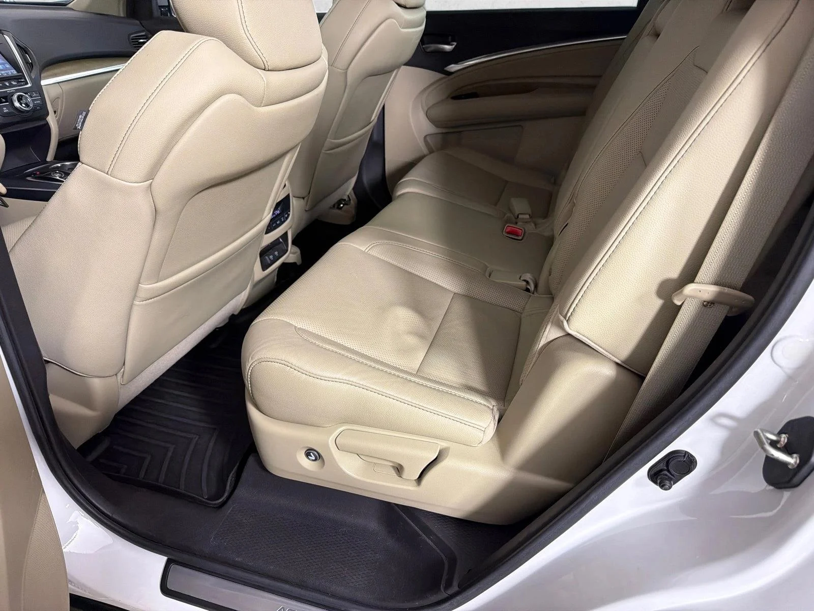 Used 2020 White Acura w/Technology Pkg image 23