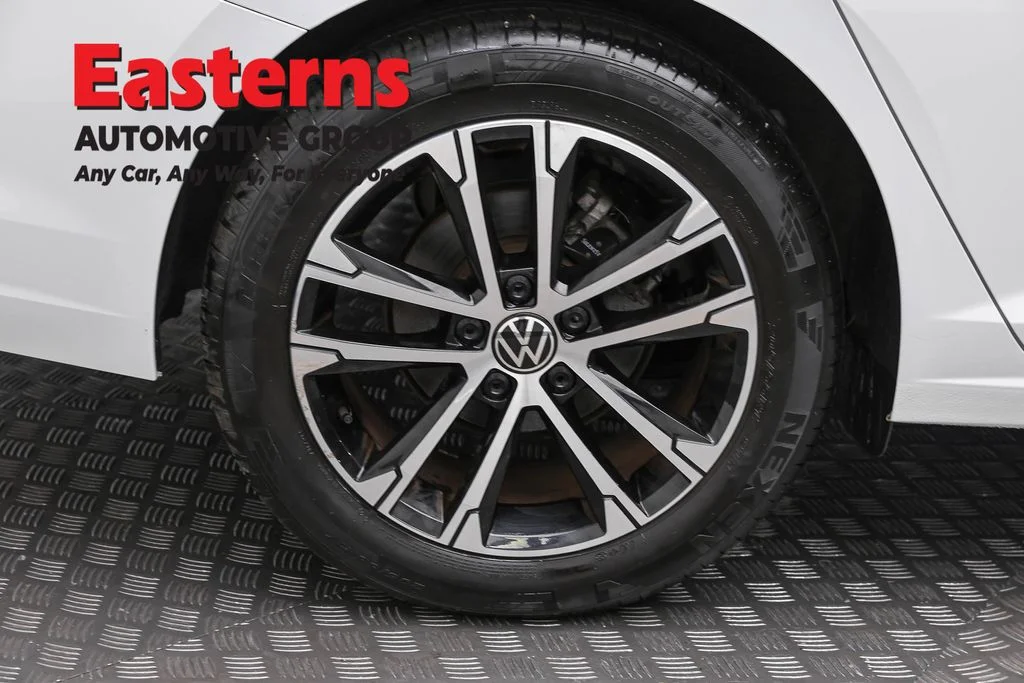 Used 2025 White Volkswagen 1.5T Sport image 29