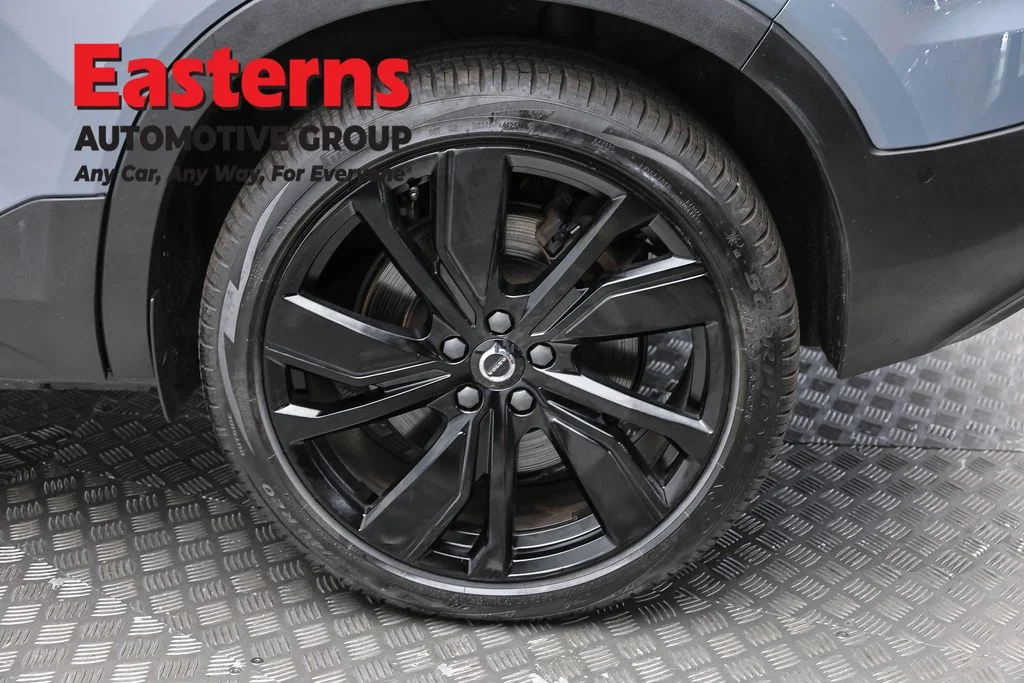Used 2022 Gray Volvo P8 Ultimate image 8