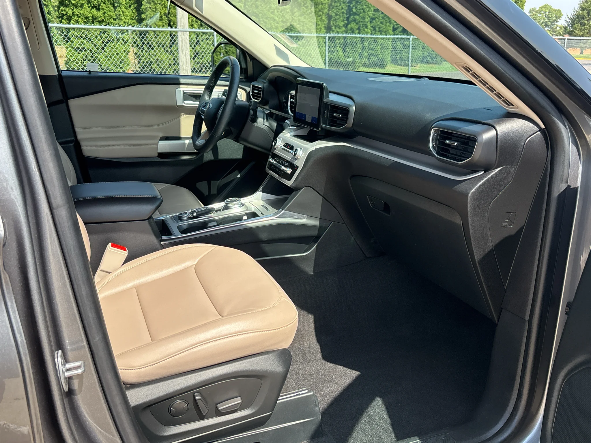 Used 2024 Carbonized Gray Metallic Ford XLT image 13