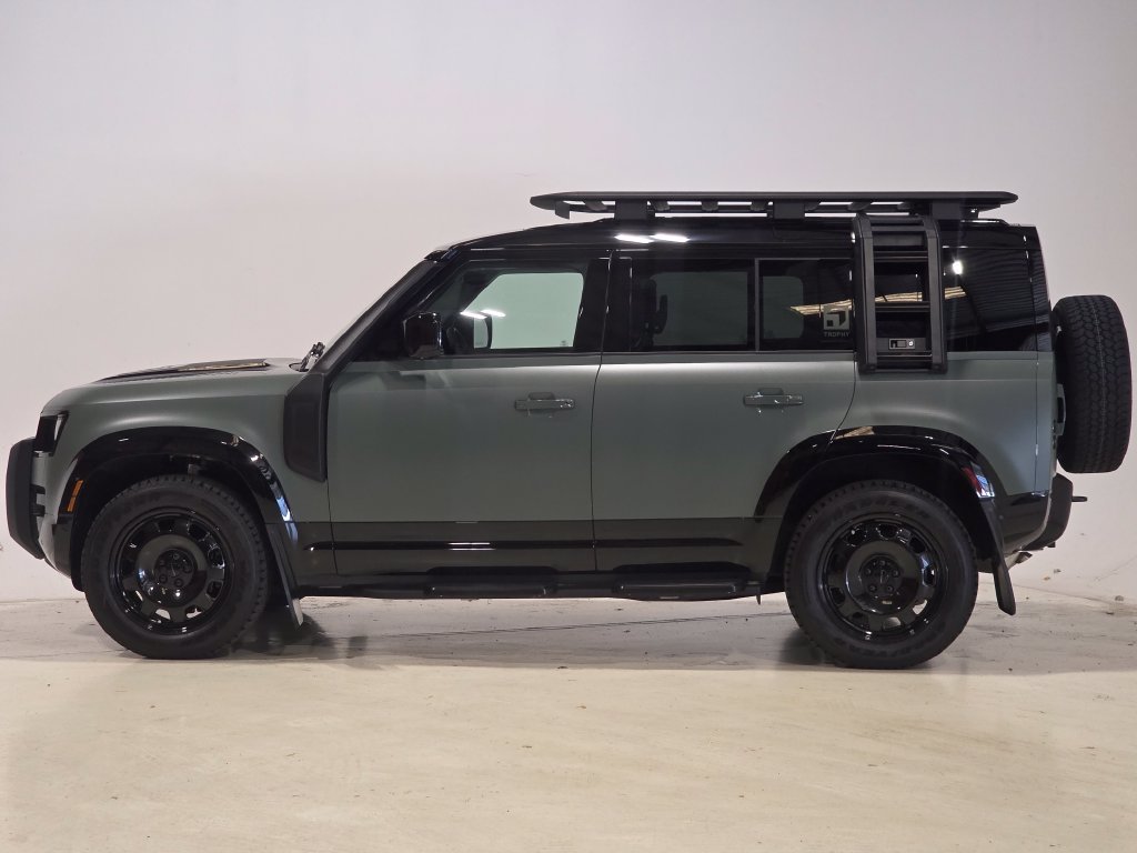 Certified Used 2026 Keswick Green Metallic Land Rover Trophy Edition Keswick image 3