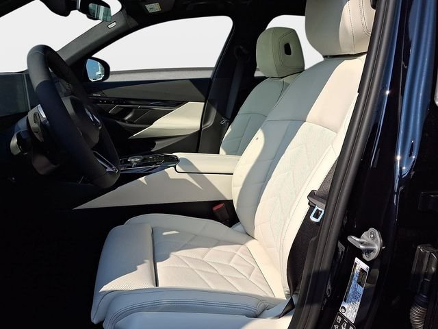 New 2027 Carbon Black Metallic BMW 530i xDrive image 11