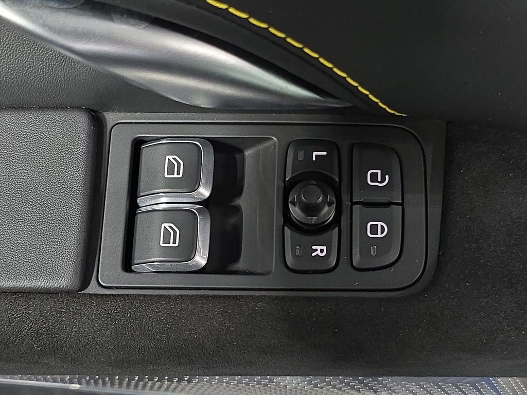 Used 2024  Lotus V6 image 21