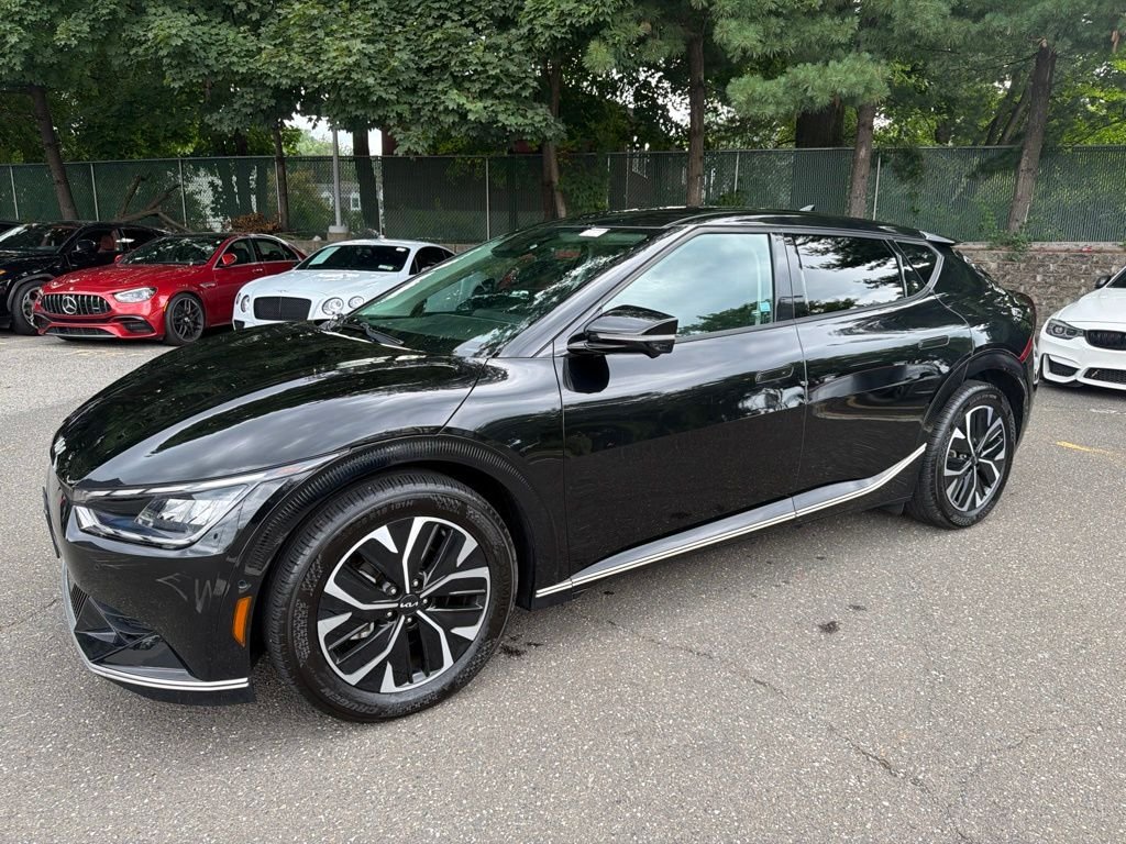Used 2023 Black Kia Wind image 8