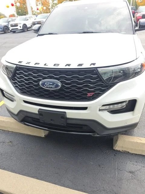 Used 2021 White Ford ST image 1