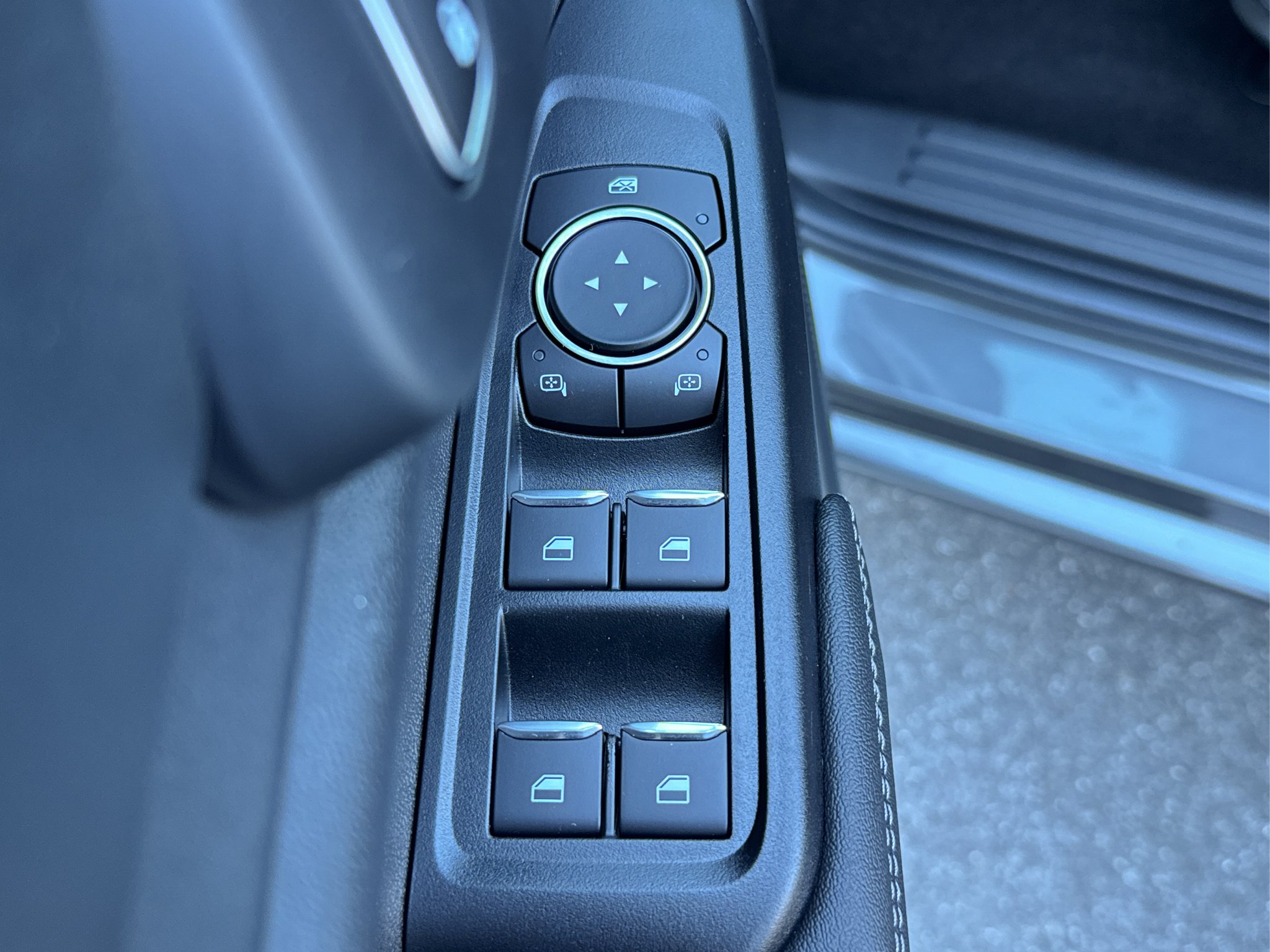 New 2026 Carbonized Gray Metallic Ford XLT image 20