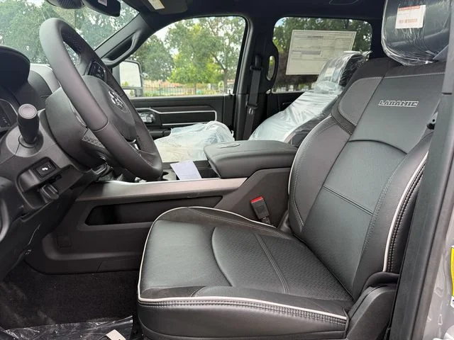 New 2026 Ceramic Gray Clear-Coat Exterior Paint RAM Laramie image 15