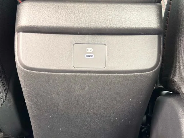 New 2026 Atlantic Gray Metallic / Super Black Two-tone Nissan SR image 15