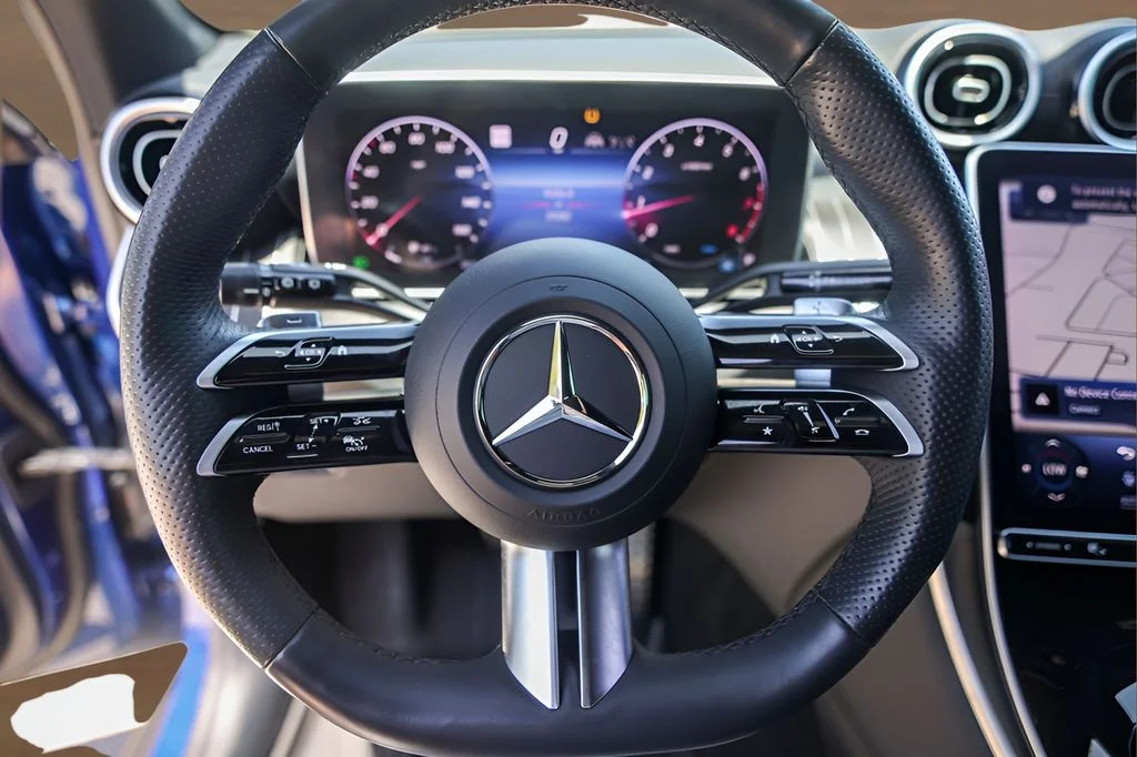 Used 2024 Blue Mercedes-Benz GLC 300 image 12