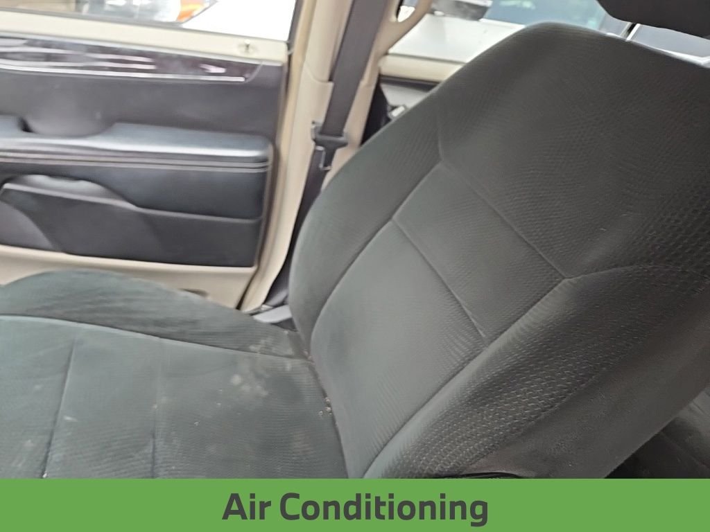 Used 2012 Dark Charcoal Chrysler Touring image 4
