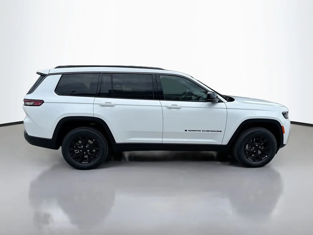 New 2026 Bright White Clearcoat Jeep Laredo Altitude image 3
