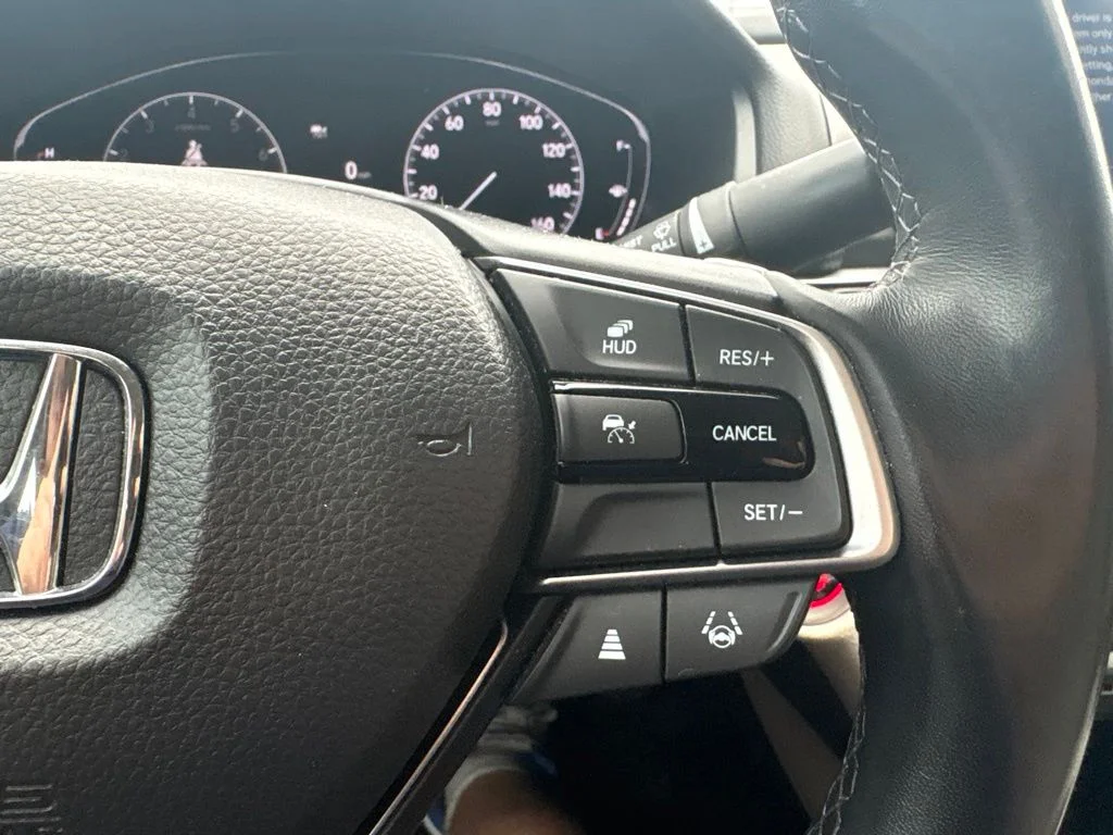 Used 2022 Red Honda Touring 2.0T image 16