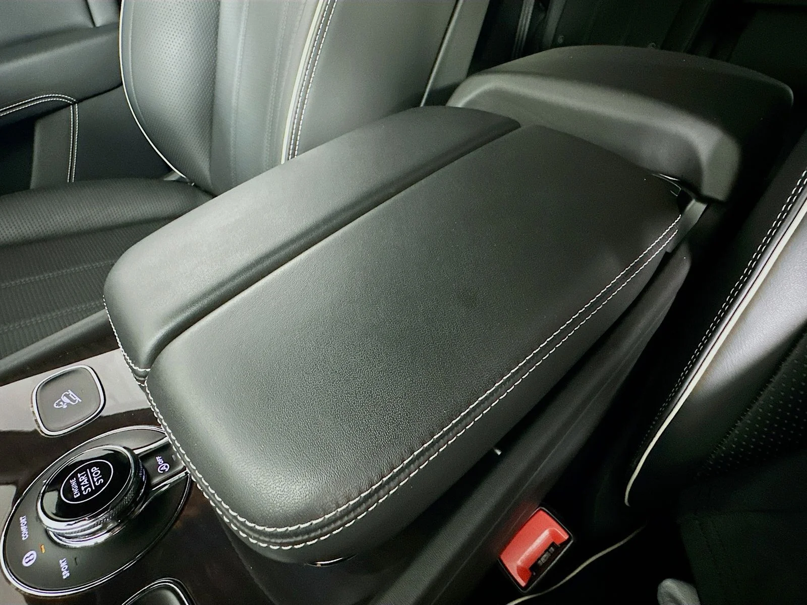 Used 2022 Black Bentley  image 28