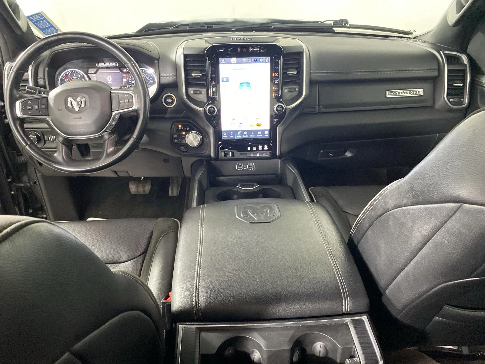 Used 2023 Granite Crystal Metallic Clearcoat Ram Laramie image 28