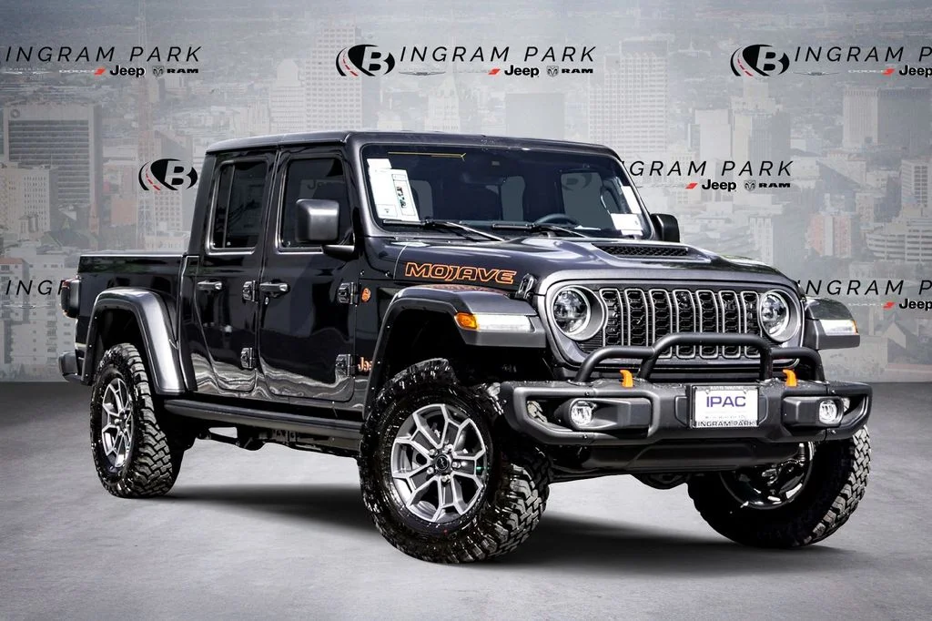 New 2025 Gray Jeep Mojave image 1