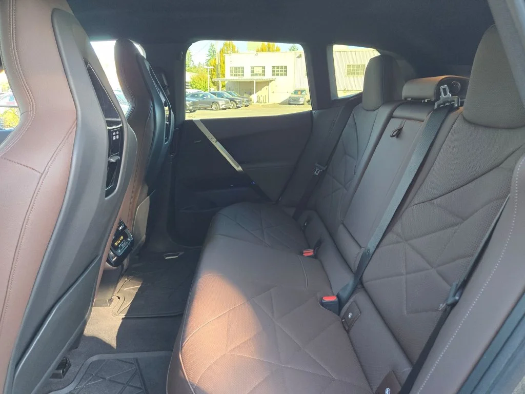 Used 2023 Oxide Gray Metallic BMW xDrive50 image 16