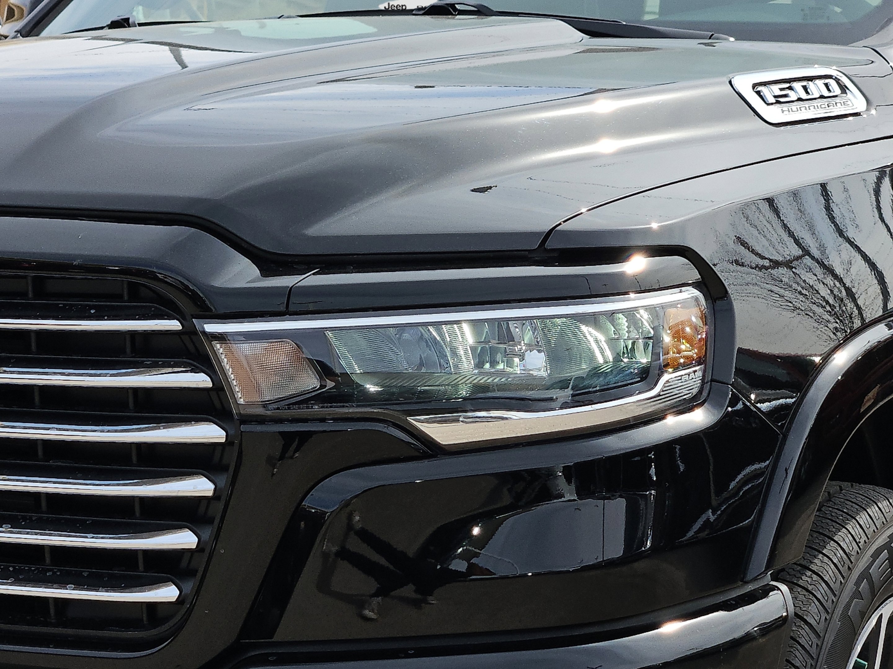New 2026 Diamond Black Crystal Pearl-Coat Exterior Paint RAM Laramie image 26