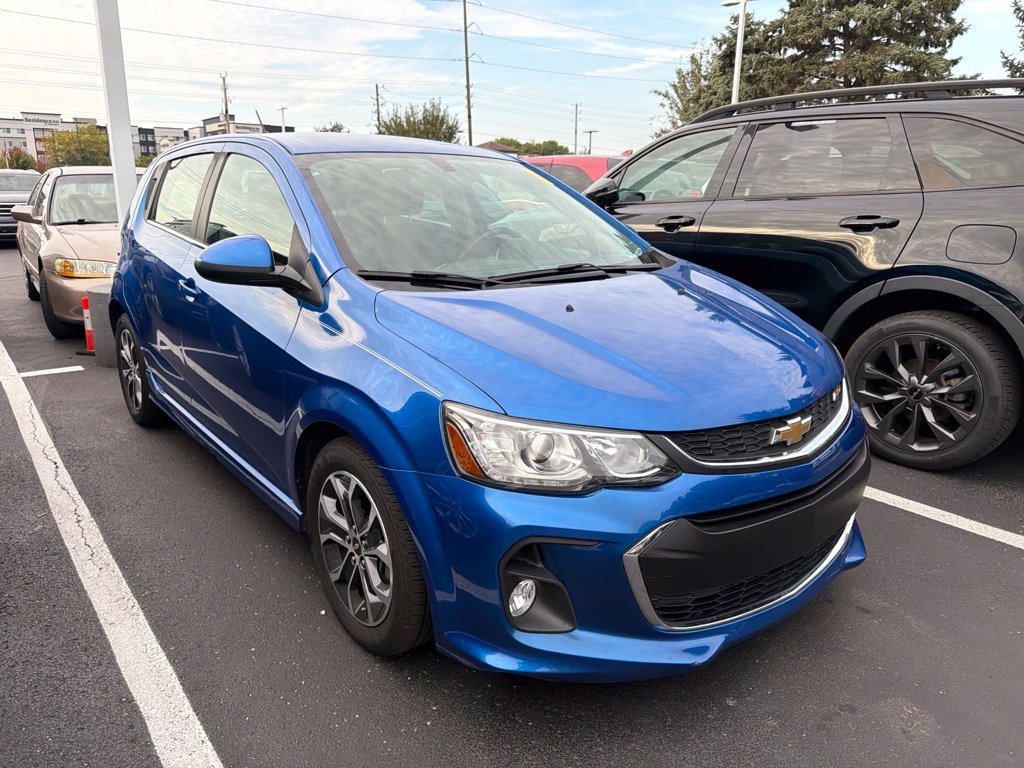 Used 2017 Blue Metallic Chevrolet LT image 4
