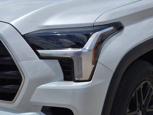 New 2026 Wind Chill Pearl Toyota Limited image 7