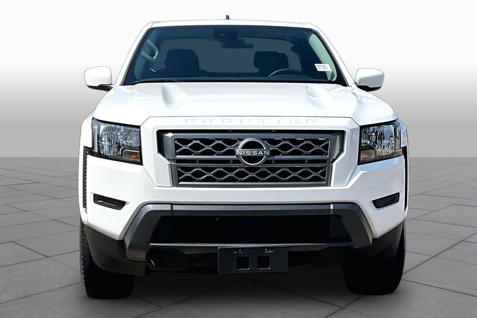 Used 2024 Glacier White Nissan SV image 4