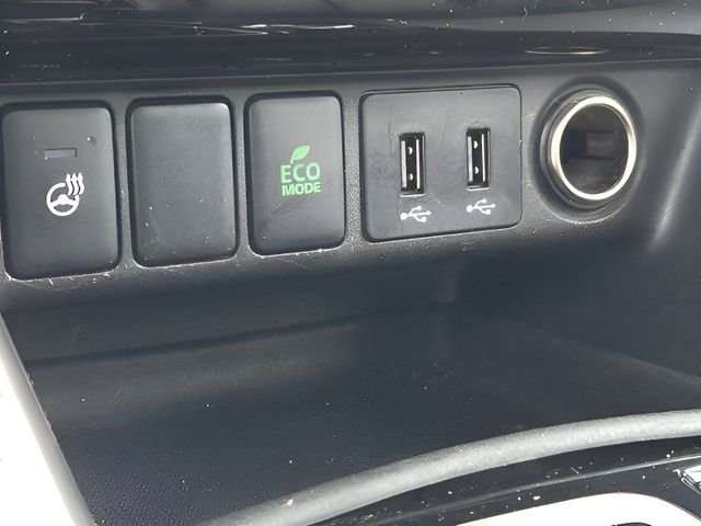 Used 2018  Mitsubishi SEL image 26