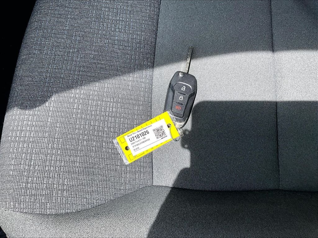 Used 2025 Black Ford XLT image 28