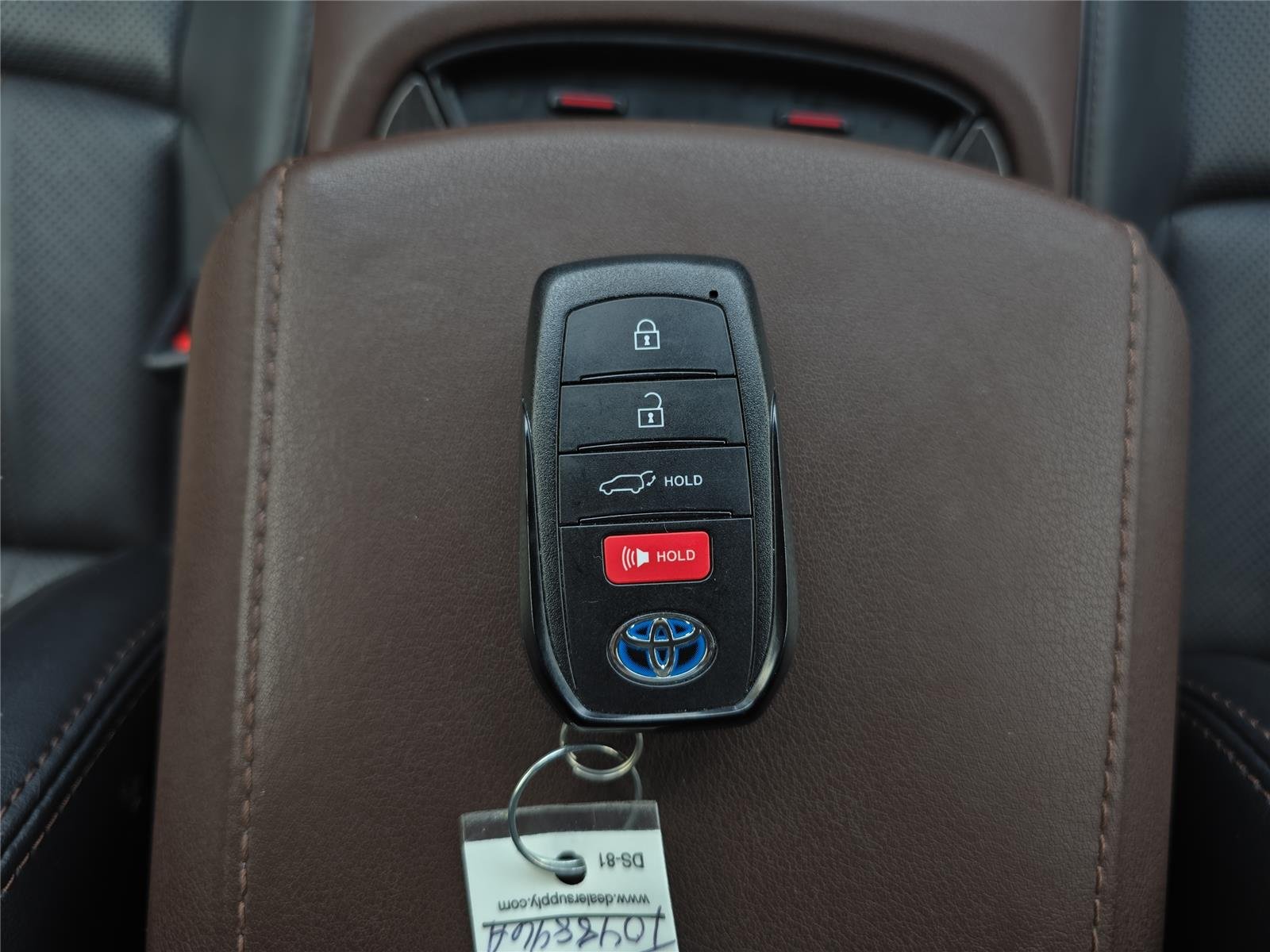 Used 2021 Titanium Glow Toyota Limited image 27