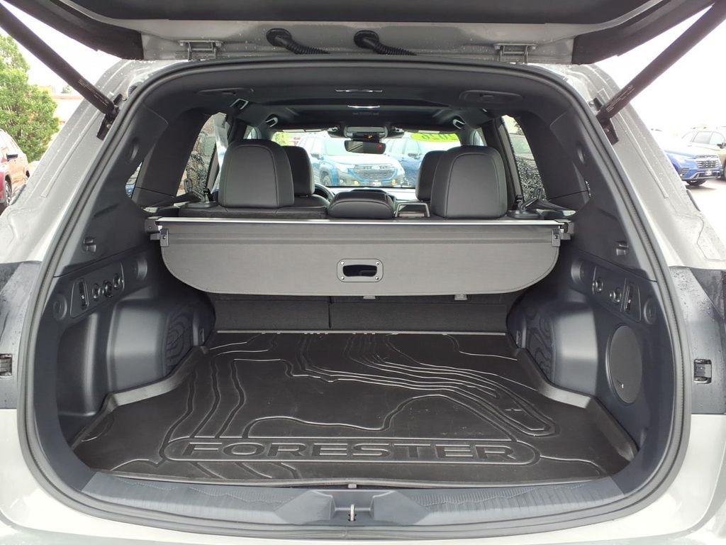 Used 2026 River Rock Pearl Subaru Limited image 12