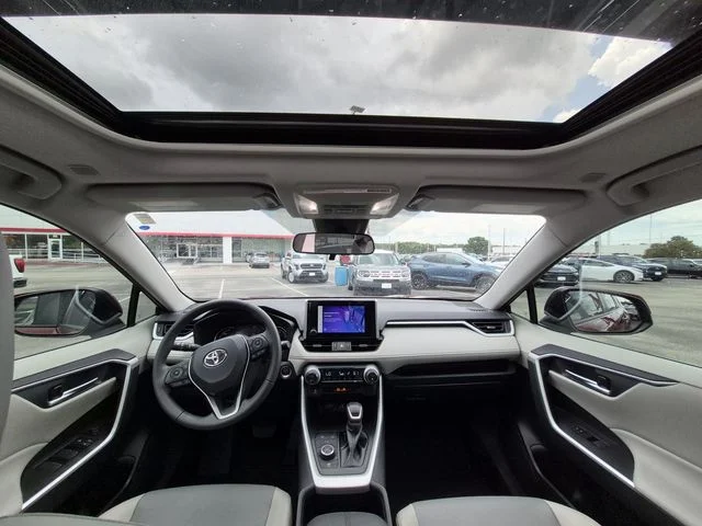 Used 2024 Ruby Flare Pearl Toyota XLE Premium image 20