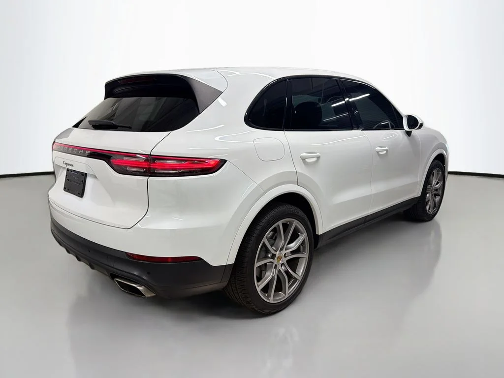 Used 2020  Porsche  image 9